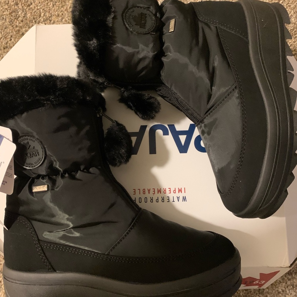 Womens Black snow boots